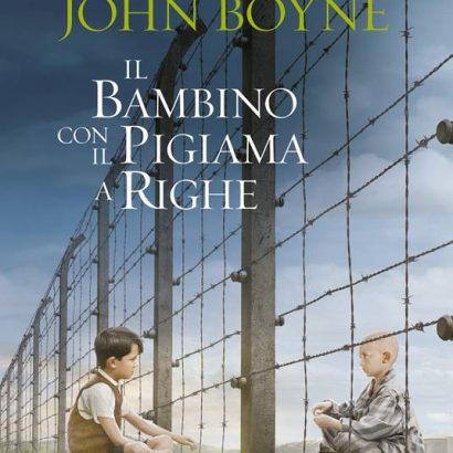 IL BAMBINO CON IL PIGIAMA A RIGHE